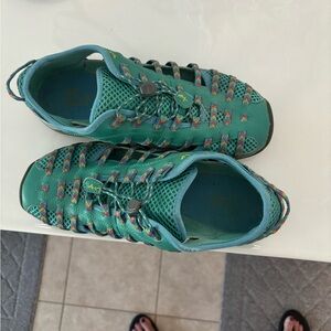 Chaco Teal color size 9.5